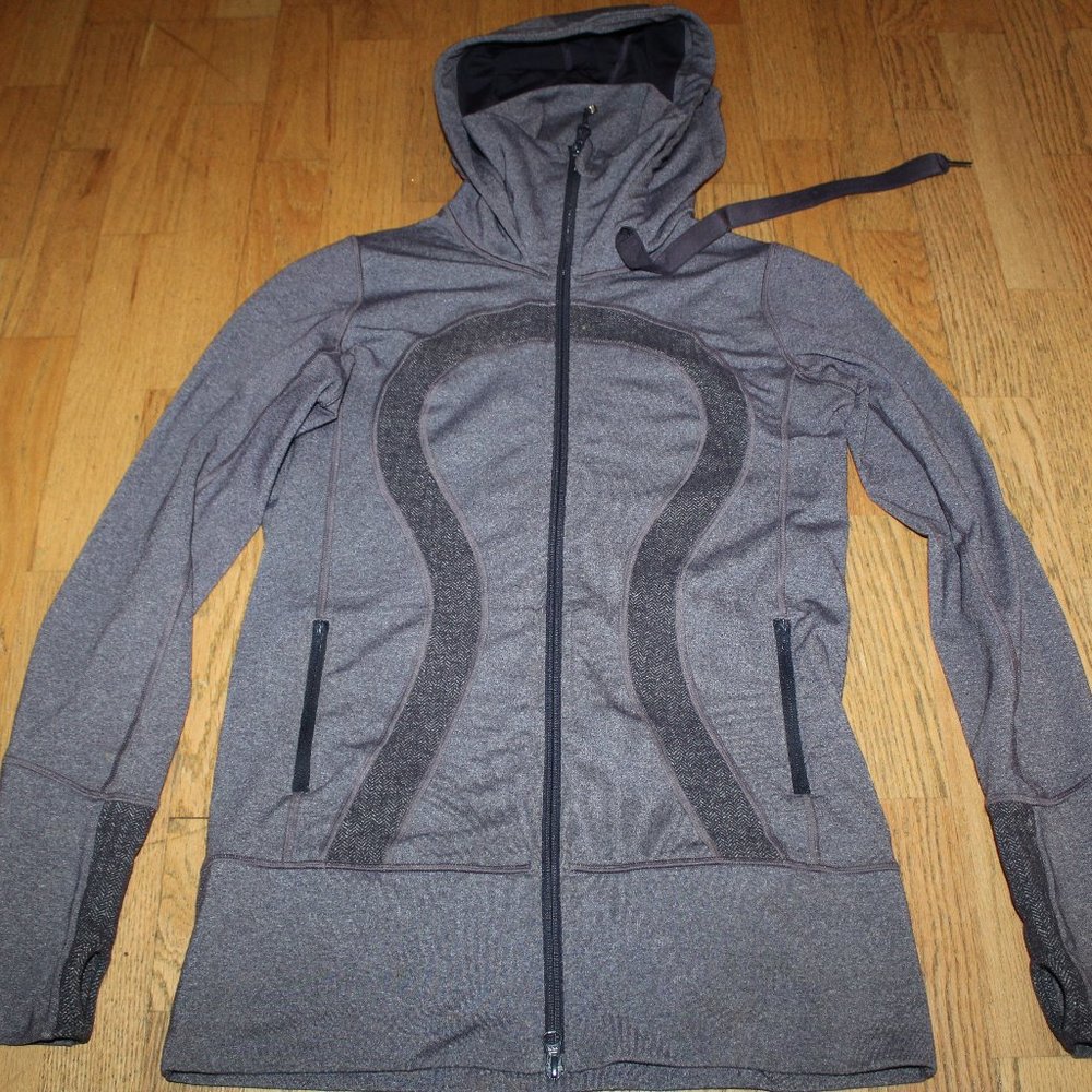 LULULEMON PURPLE LOGO FRONT ZIPPERED SWEATSHIRT